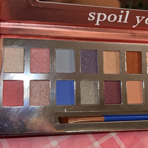 🎈SALE🎈🎀 #17.MAKEUP BUNDLE🎀 - Picture 4 of 12